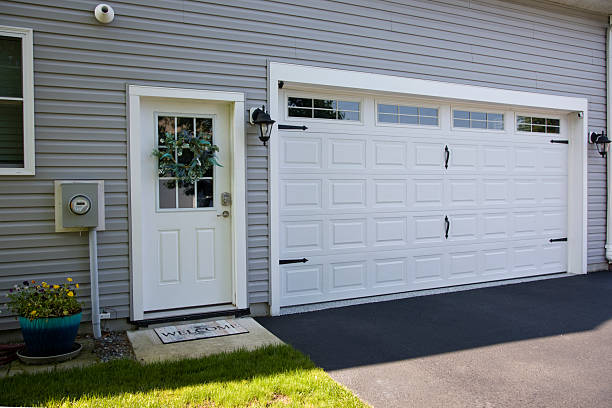 24/7 Emergency Garage Door Panel Replacement experts in James City County County, VA